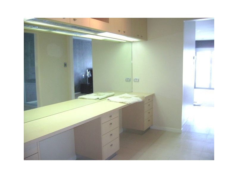 41 Allambi Avenue, Broadbeach Waters QLD 4218