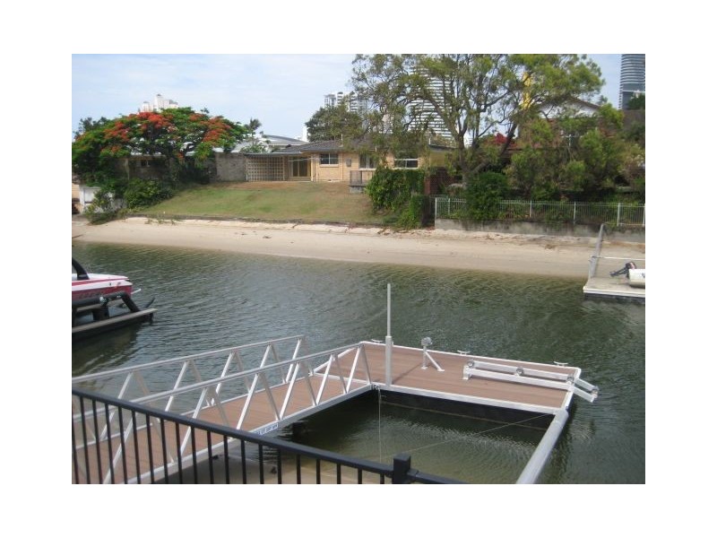 10 Lotus Key, Broadbeach Waters QLD 4218