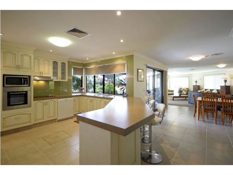 15 Deloraine Court, Mermaid Waters QLD 4218