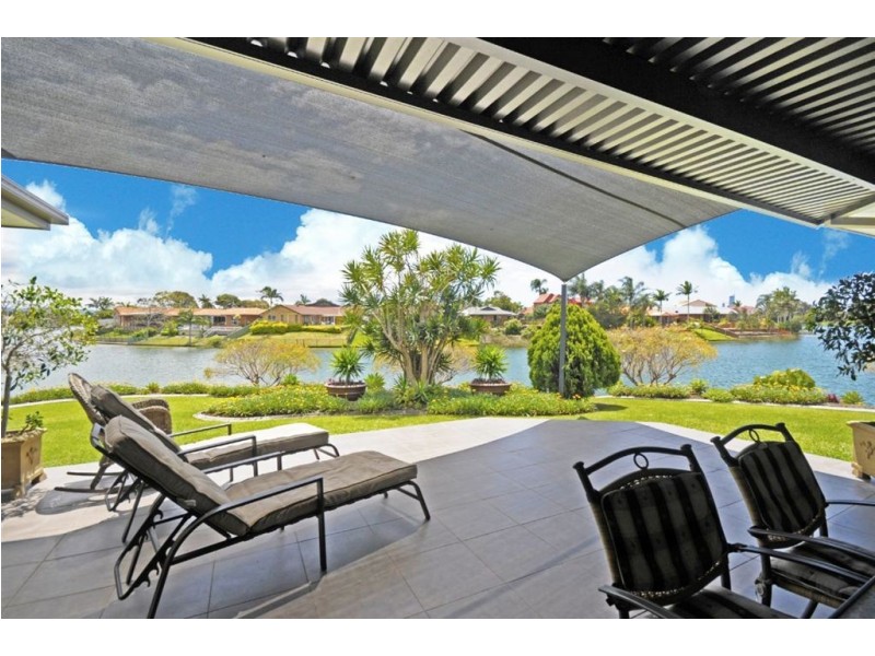 15 Deloraine Court, Mermaid Waters QLD 4218