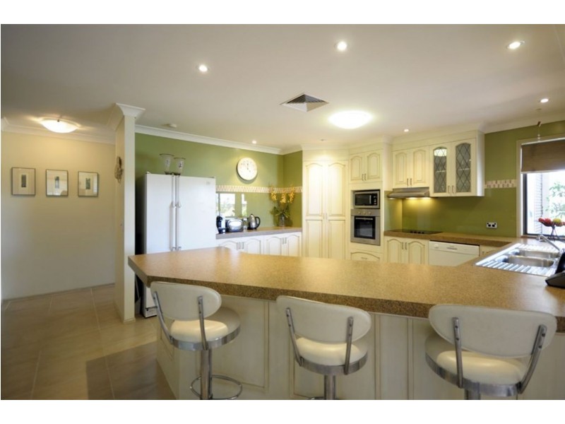 15 Deloraine Court, Mermaid Waters QLD 4218