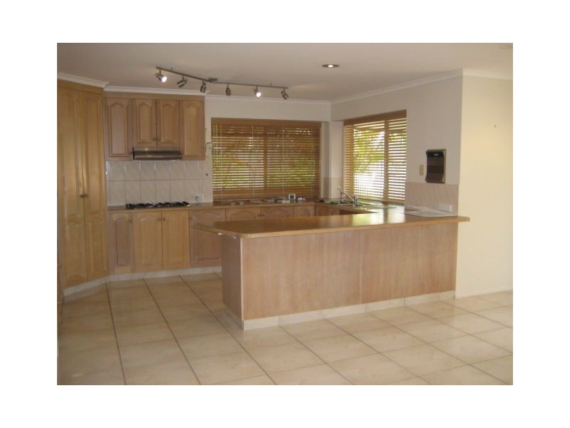 14 Bernadino Court, Mermaid Waters QLD 4218