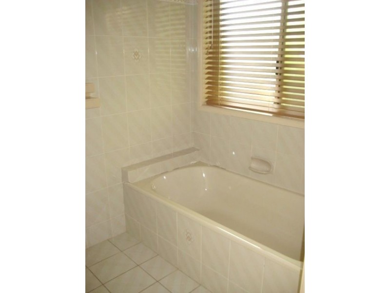 14 Bernadino Court, Mermaid Waters QLD 4218