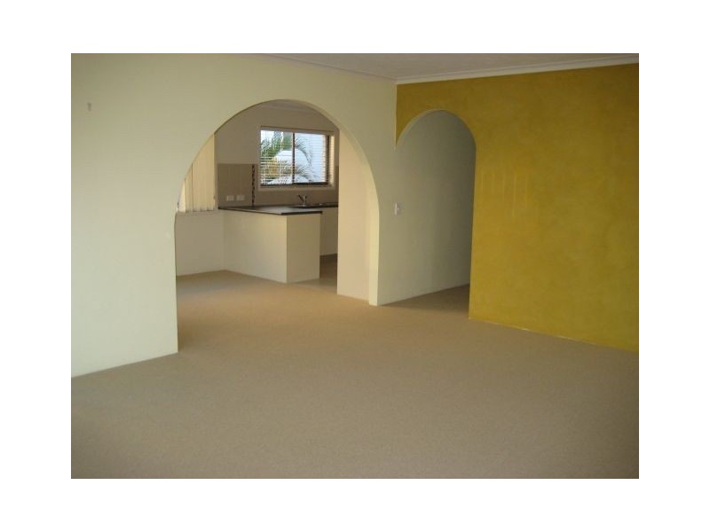 3/12 Rosewood Ave, Broadbeach QLD 4218
