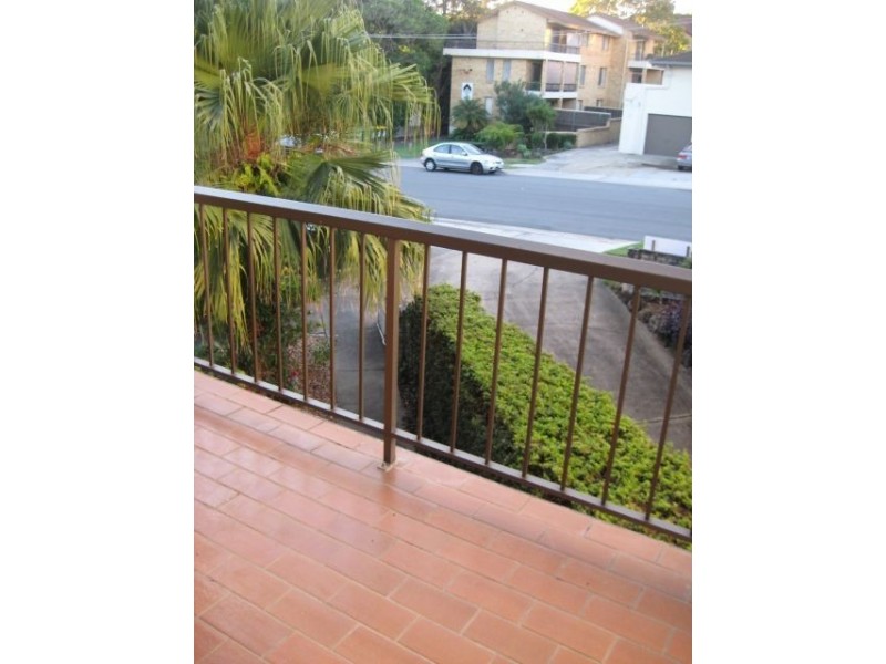 3/12 Rosewood Ave, Broadbeach QLD 4218