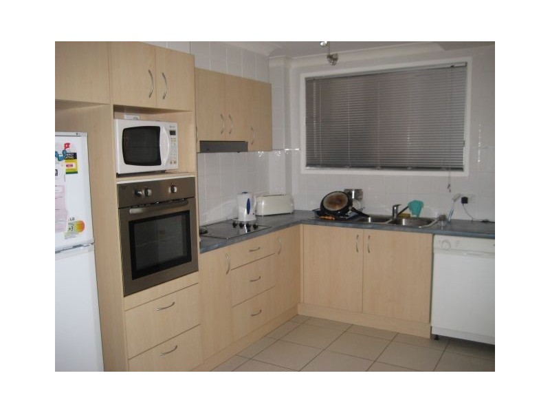 2/27 Duet Dr, Mermaid Waters QLD 4218