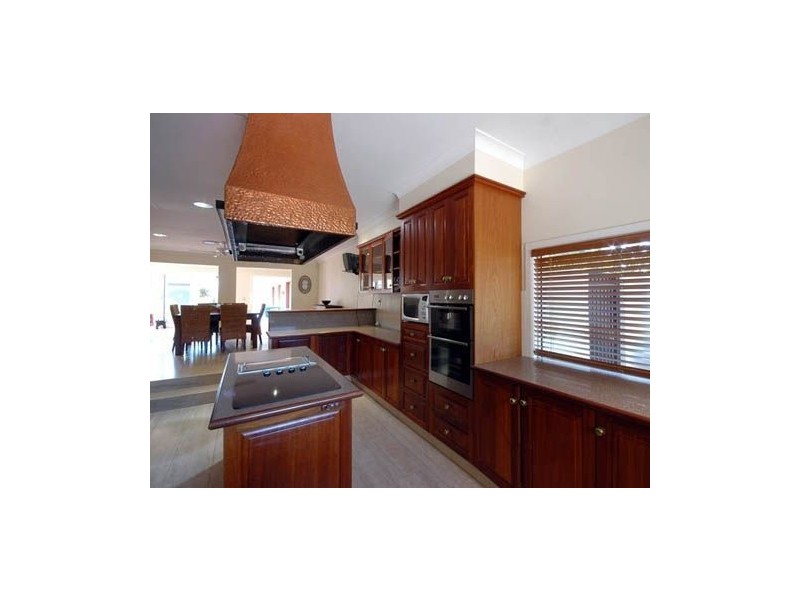 69 Allambi, Broadbeach Waters QLD 4218