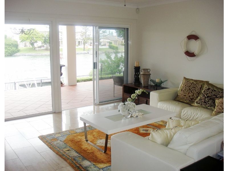 69 Allambi, Broadbeach Waters QLD 4218