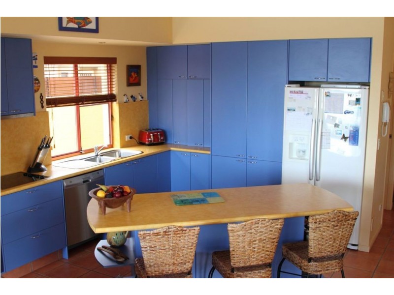 4 Portobello Drive, Mermaid Waters QLD 4218