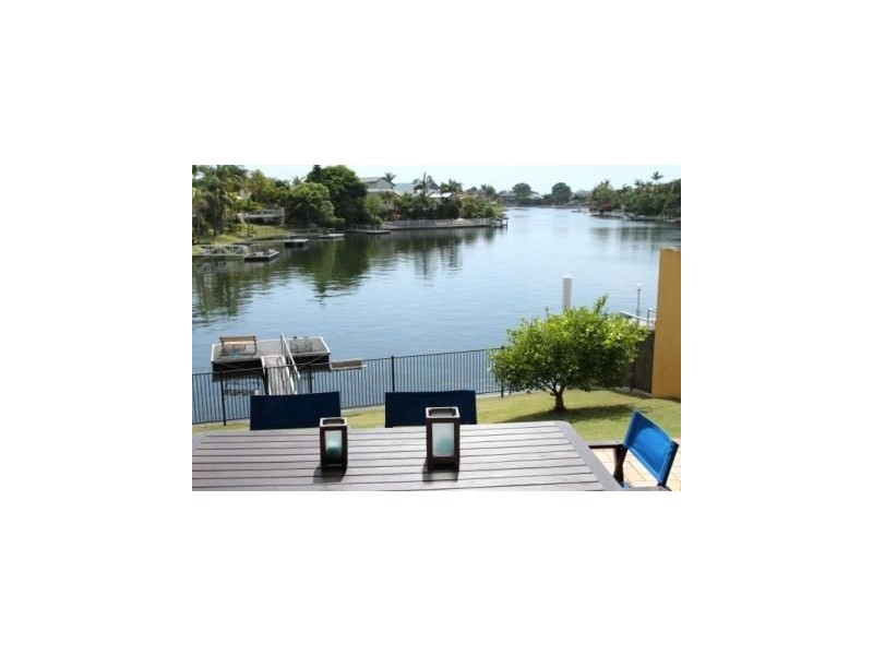 4 Portobello Drive, Mermaid Waters QLD 4218