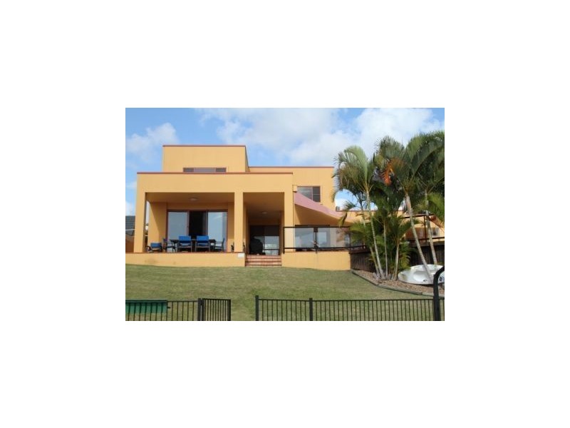 4 Portobello Drive, Mermaid Waters QLD 4218