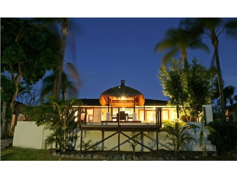 6 Alaska Ave, Broadbeach Waters QLD 4218