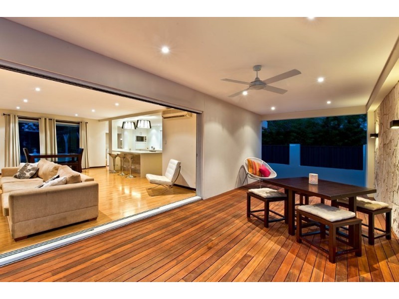 44 Fairsky Avenue, Mermaid Waters QLD 4218