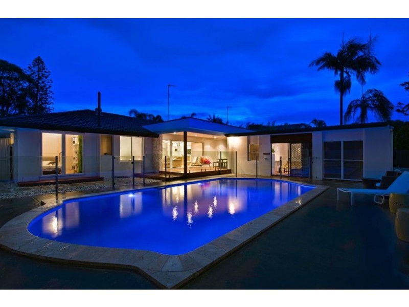 44 Fairsky Avenue, Mermaid Waters QLD 4218