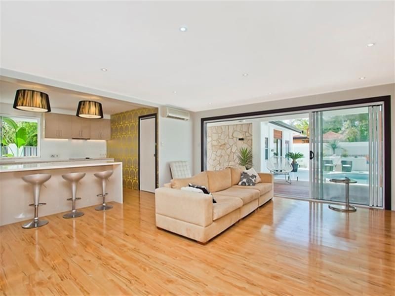 44 Fairsky Avenue, Mermaid Waters QLD 4218