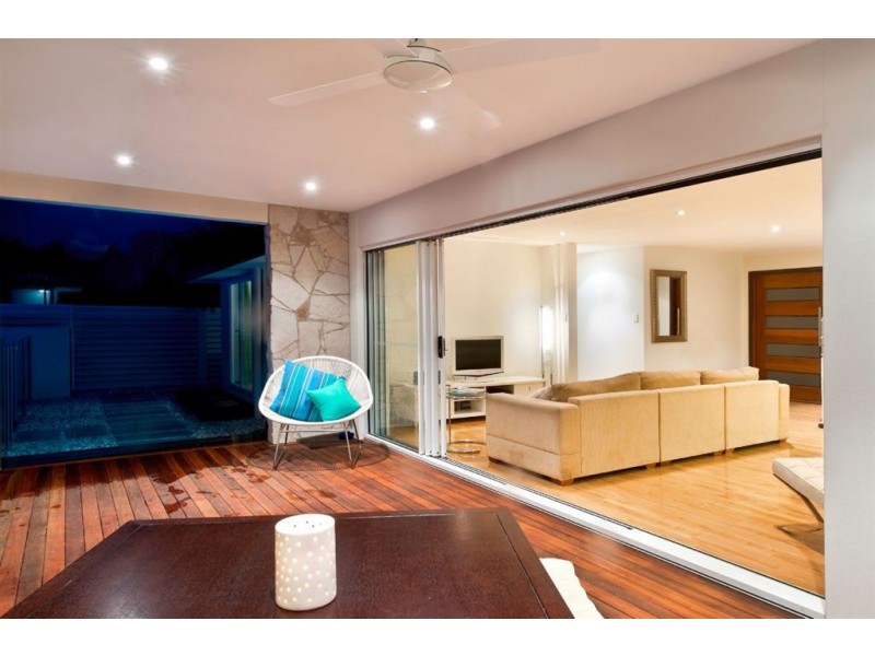 44 Fairsky Avenue, Mermaid Waters QLD 4218