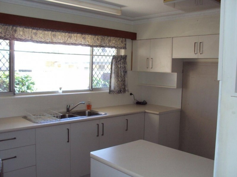 18 Furlong Street, Broadbeach Waters QLD 4218