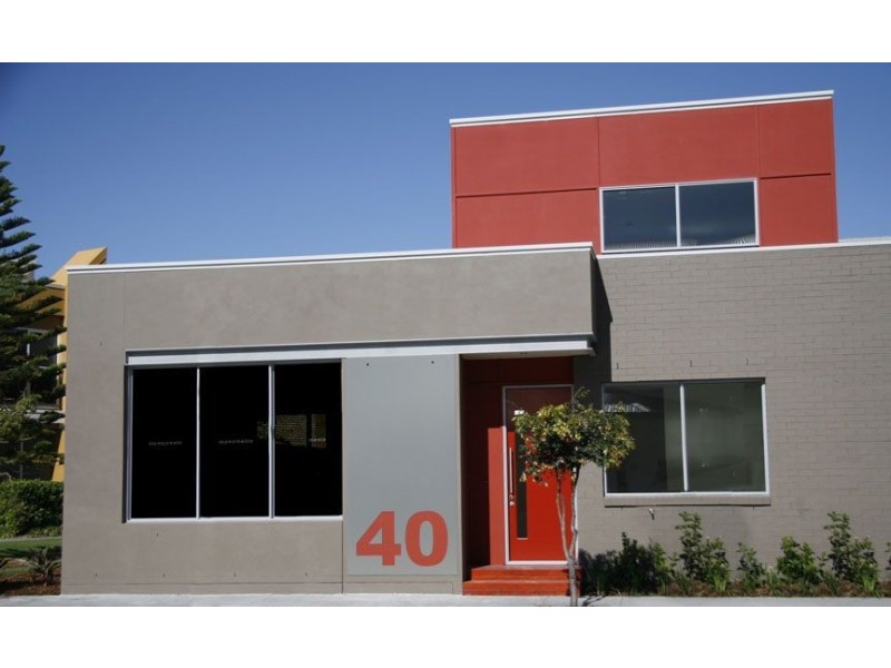 40 Watts Drive, Varsity Lakes QLD 4227