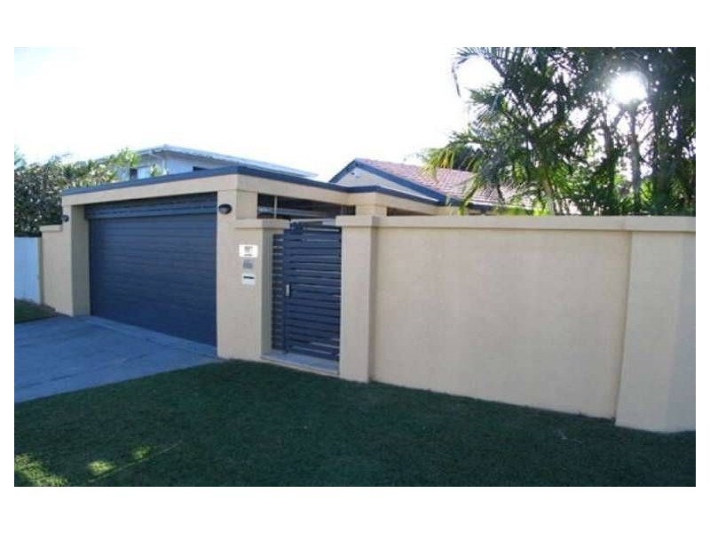 71 Savoy Drive, Broadbeach Waters QLD 4218