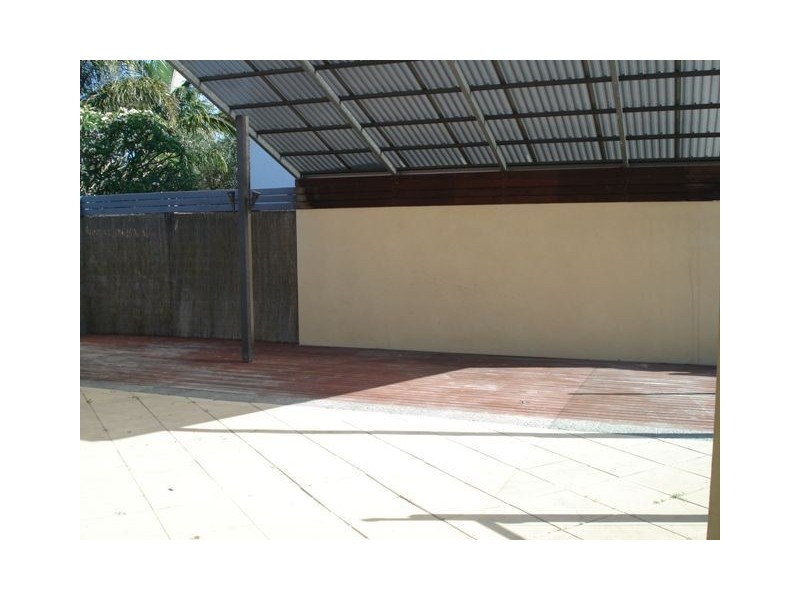 71 Savoy Drive, Broadbeach Waters QLD 4218