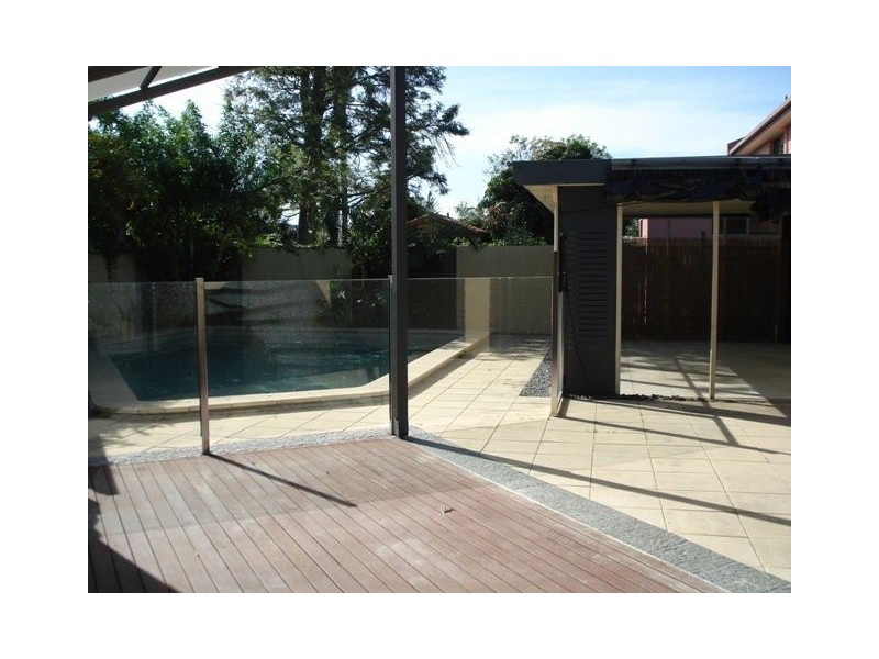 71 Savoy Drive, Broadbeach Waters QLD 4218