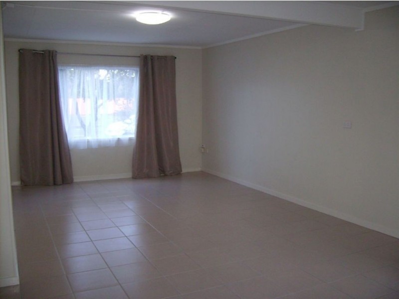 2/131 Rio Vista Blvd, Broadbeach Waters QLD 4218