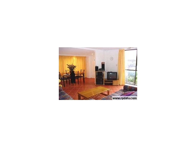 4 Naranga Avenue, Broadbeach Waters QLD 4218