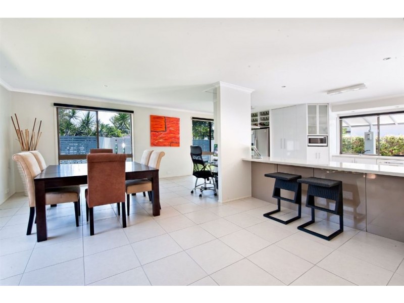 18 Keppel Court, Mermaid Waters QLD 4218