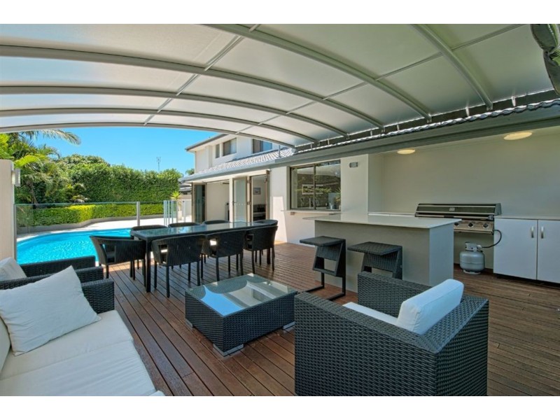 18 Keppel Court, Mermaid Waters QLD 4218