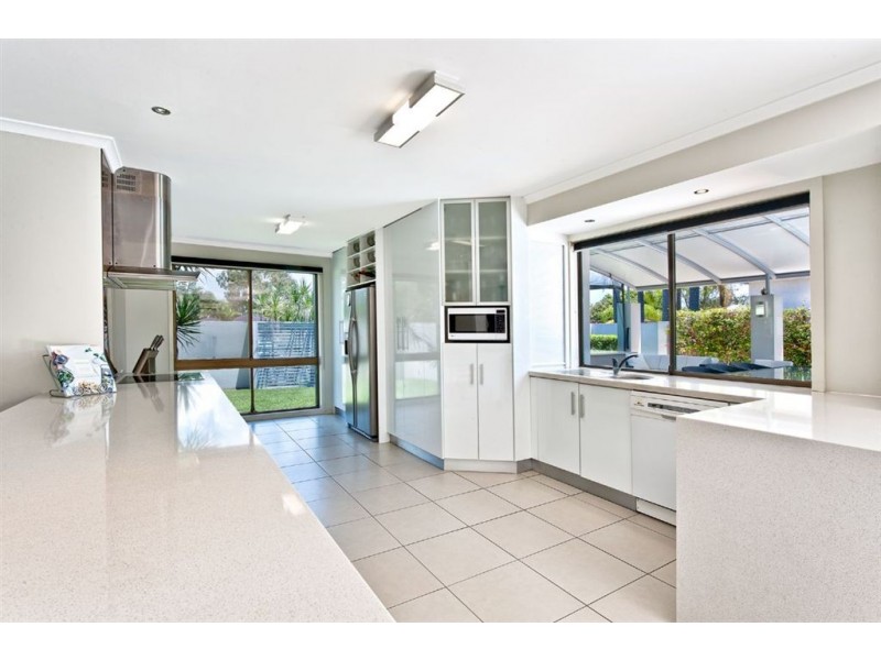 18 Keppel Court, Mermaid Waters QLD 4218