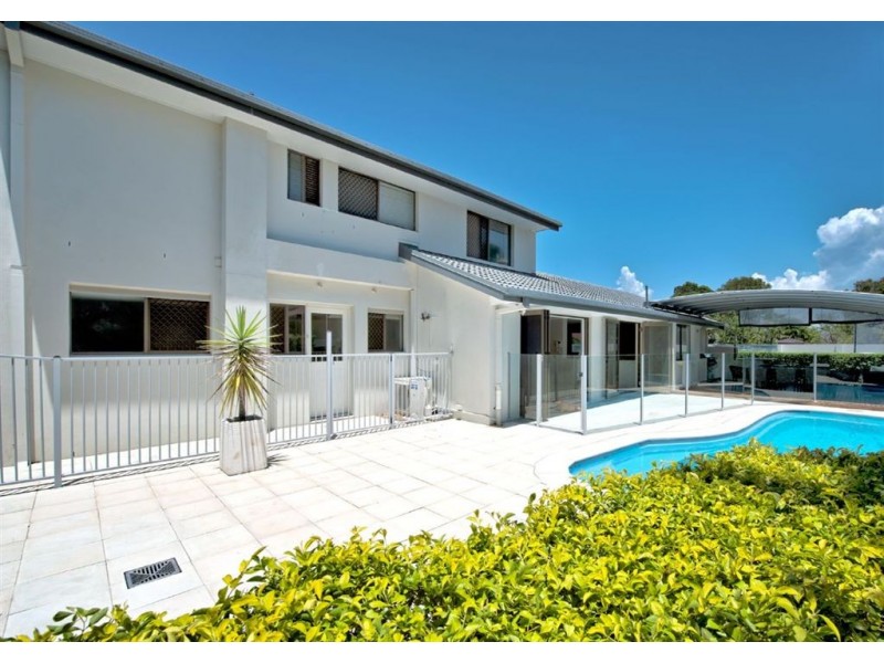 18 Keppel Court, Mermaid Waters QLD 4218