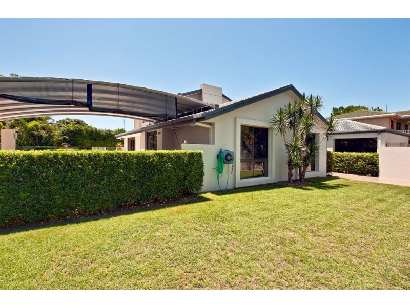 18 Keppel Court, Mermaid Waters QLD 4218