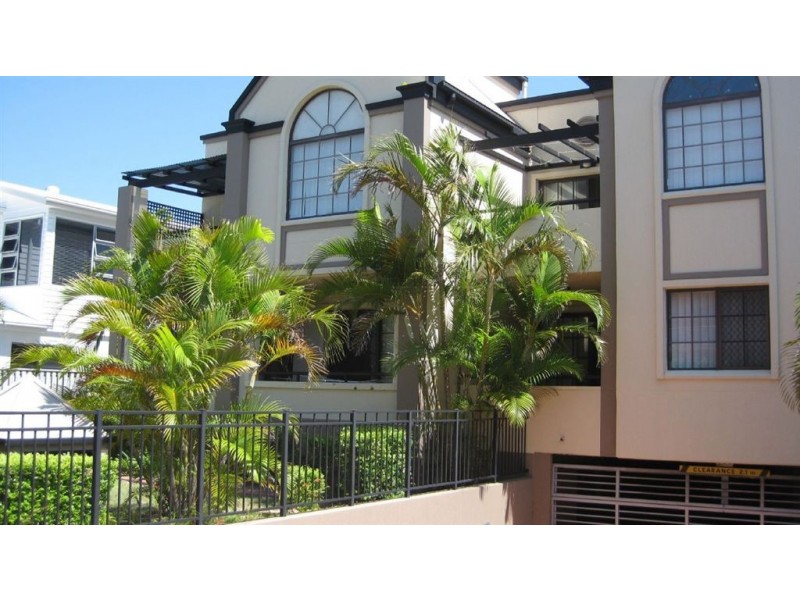 2/5 Sportsman Avenue, Mermaid Beach QLD 4218