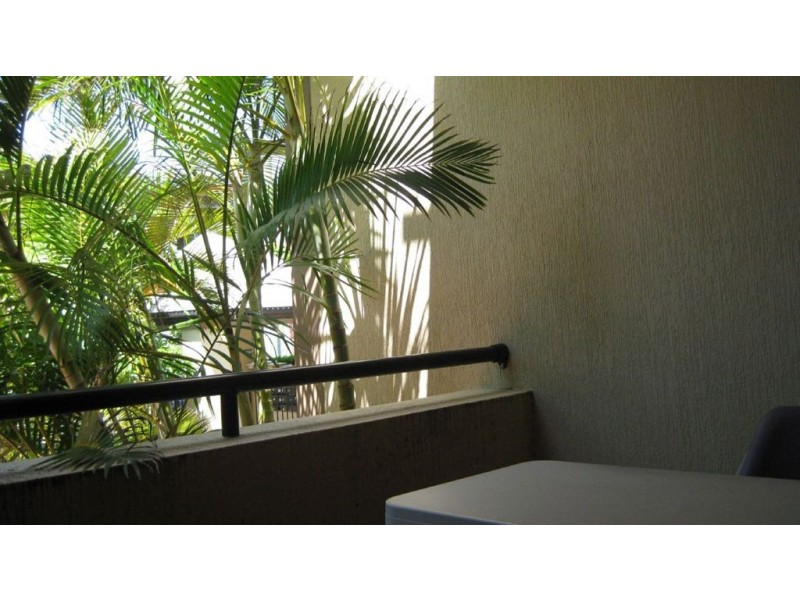 2/5 Sportsman Avenue, Mermaid Beach QLD 4218