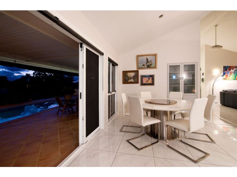 32 Conifer Crescent, Broadbeach Waters QLD 4218