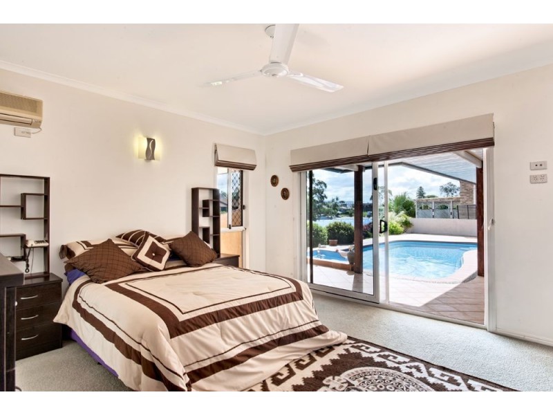 32 Conifer Crescent, Broadbeach Waters QLD 4218