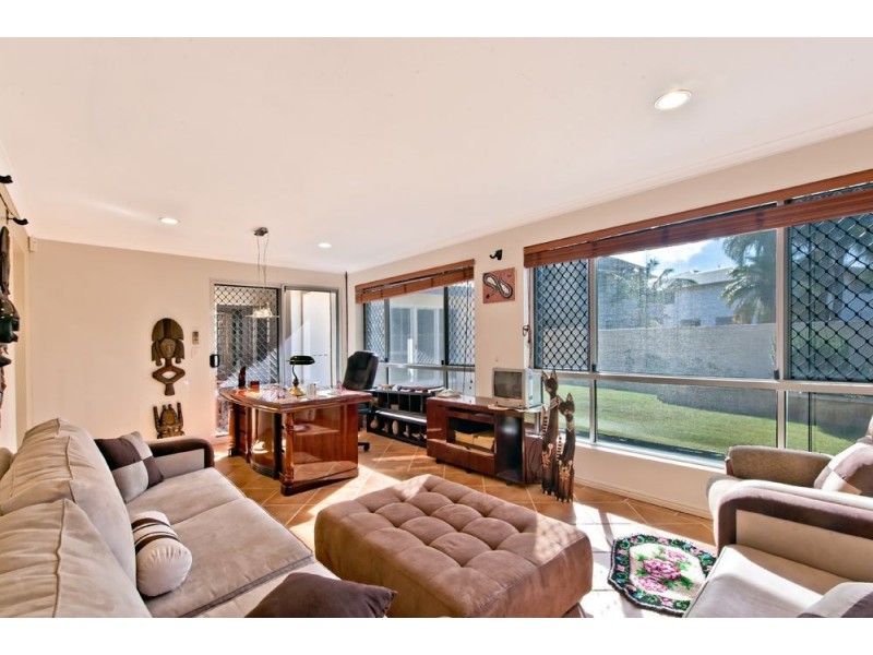 32 Conifer Crescent, Broadbeach Waters QLD 4218