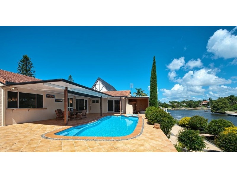 32 Conifer Crescent, Broadbeach Waters QLD 4218