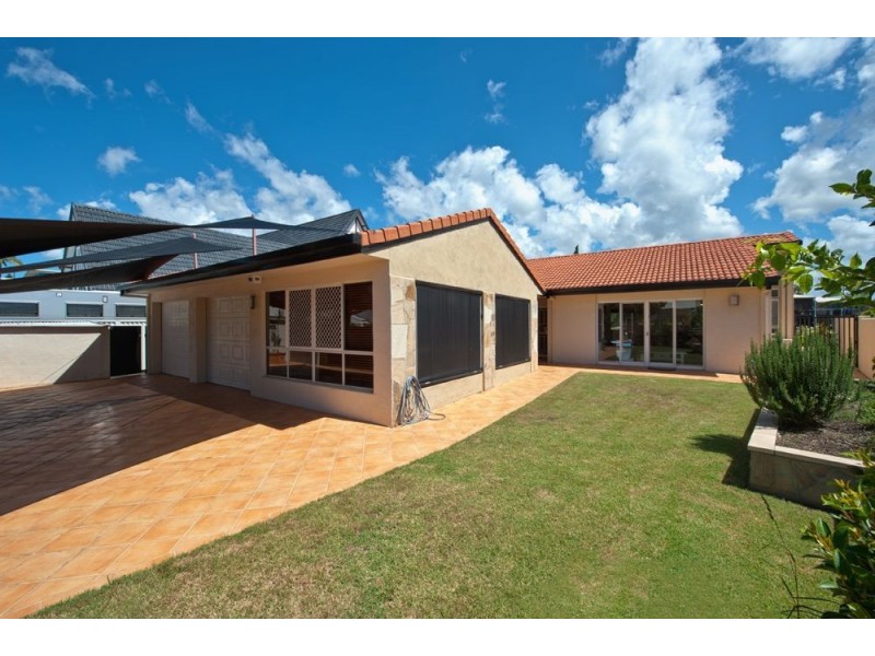 32 Conifer Crescent, Broadbeach Waters QLD 4218