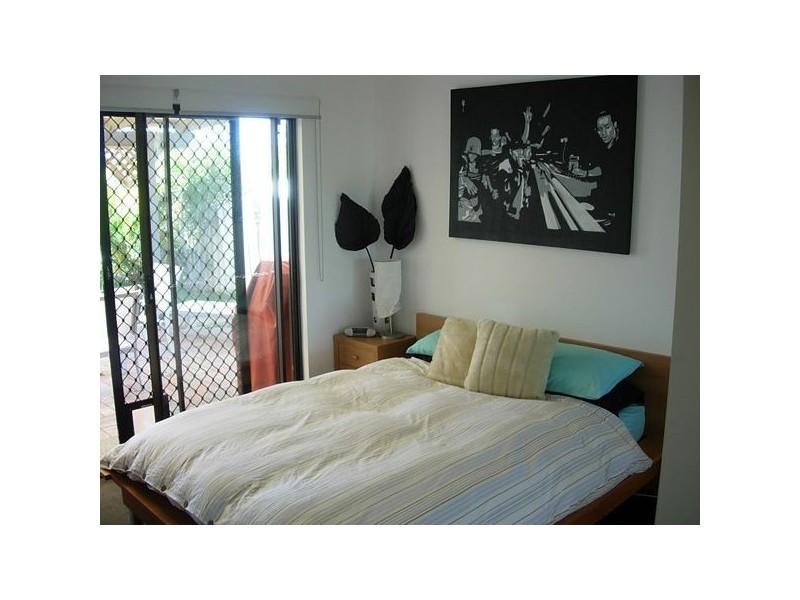 1/2 Carmel Crt, Broadbeach Waters QLD 4218