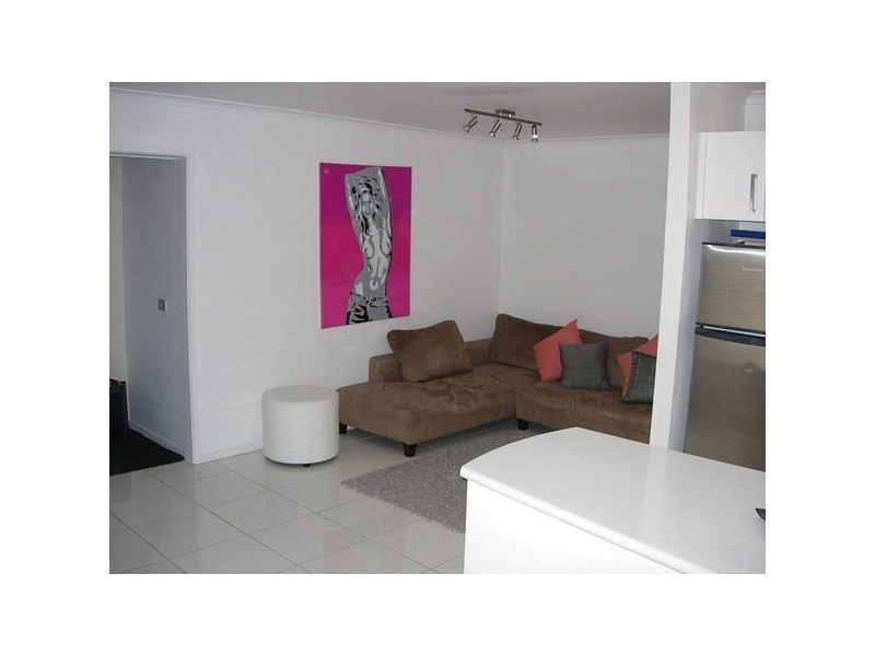 1/2 Carmel Crt, Broadbeach Waters QLD 4218