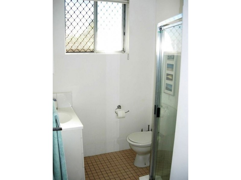 1/2 Carmel Crt, Broadbeach Waters QLD 4218