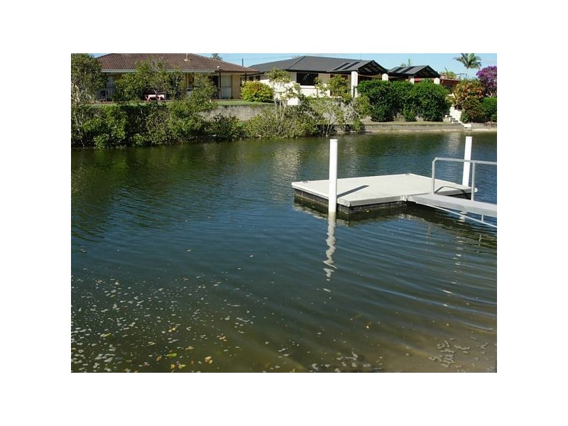 1/2 Carmel Crt, Broadbeach Waters QLD 4218