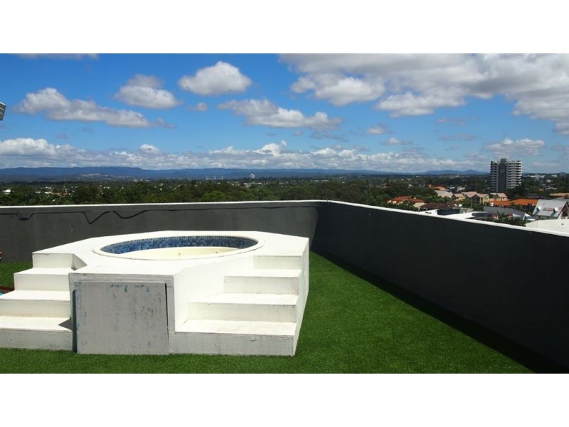 24/22 Armrick Avenue, Broadbeach QLD 4218