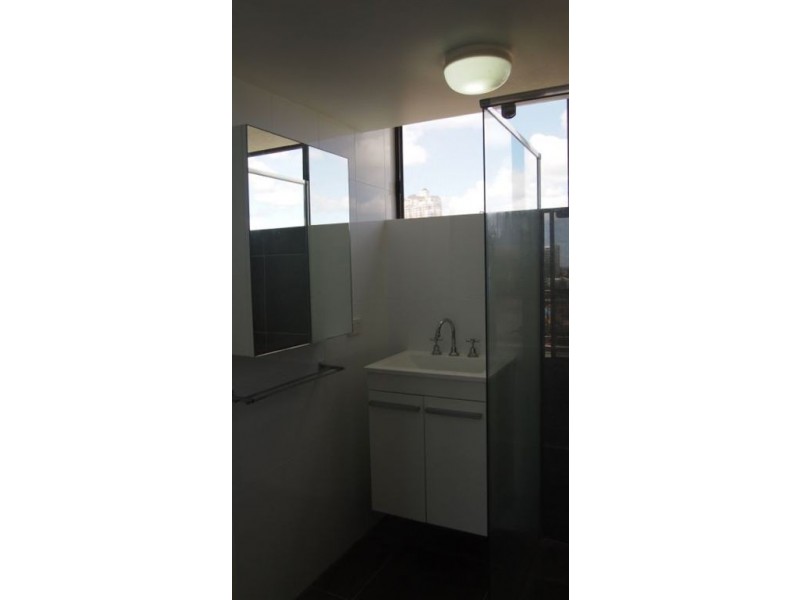 24/22 Armrick Avenue, Broadbeach QLD 4218