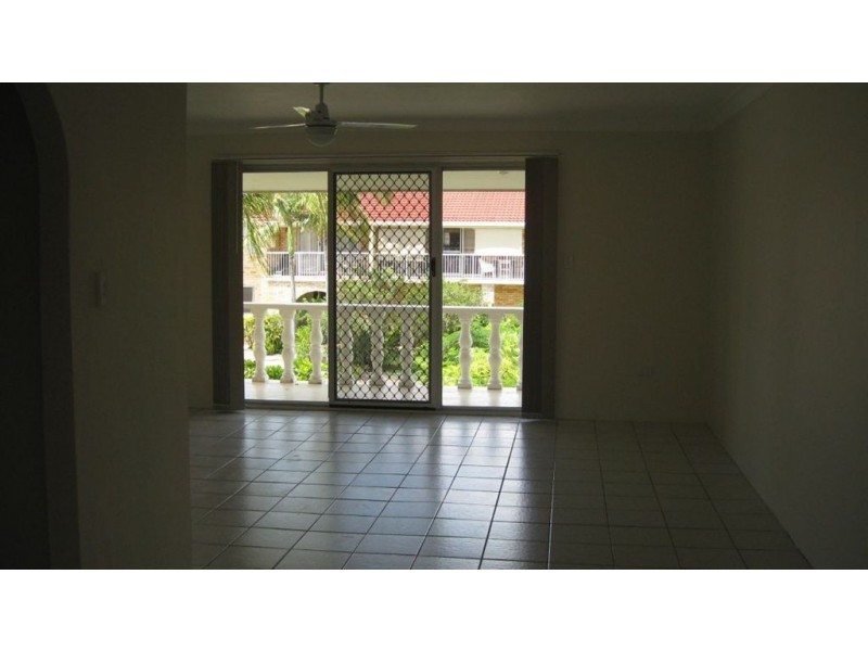 5/10 Christina Court, Mermaid Waters QLD 4218