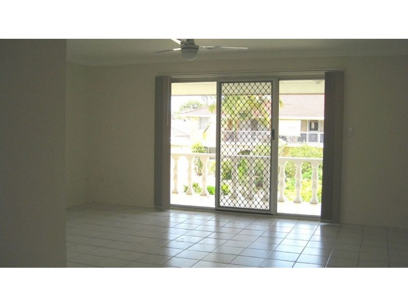 5/10 Christina Court, Mermaid Waters QLD 4218