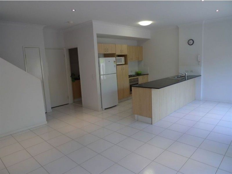 14/15 Ancona St, Carrara QLD 4211