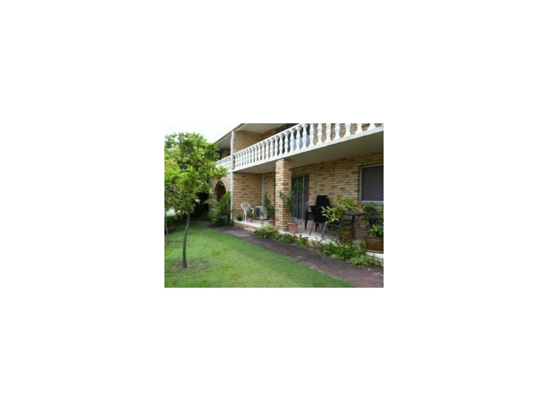 2/10 Christina Court, Mermaid Waters QLD 4218