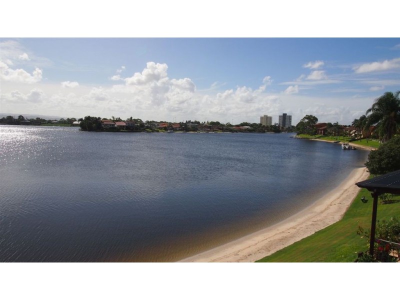 4/3 Jodie Court, Mermaid Waters QLD 4218